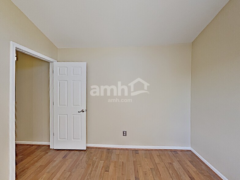 Building Photo - 10206 Orchard Grass Ct