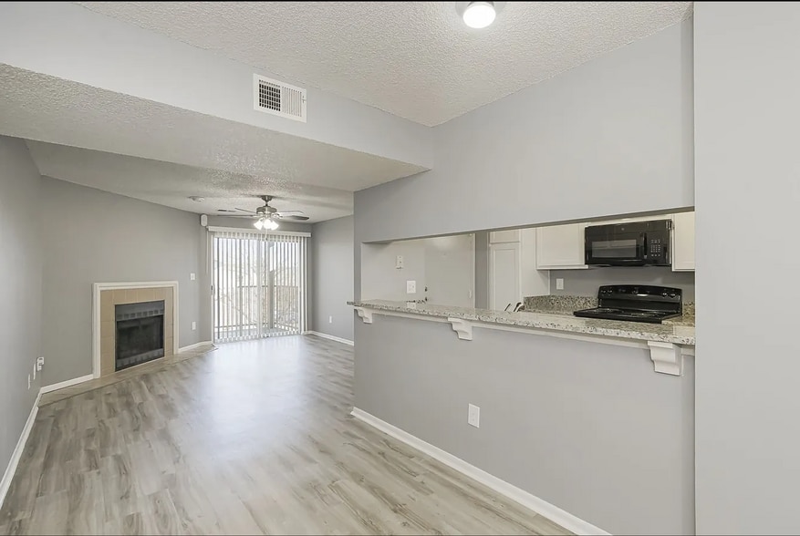 Interior Photo - Falcon Point