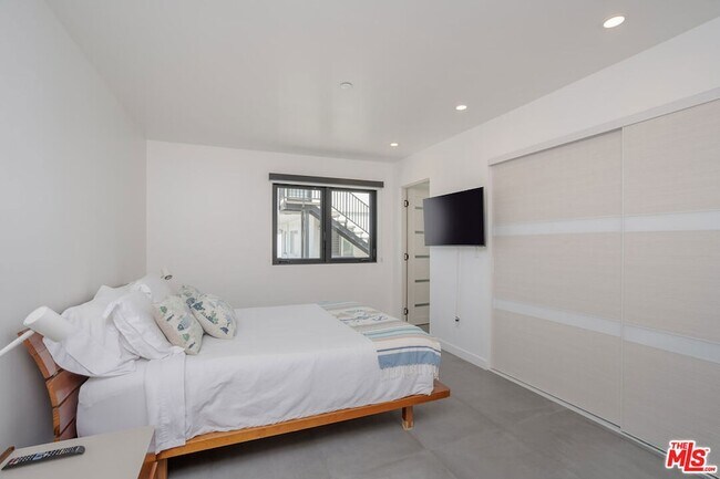 Building Photo - 4108 Highland Ave