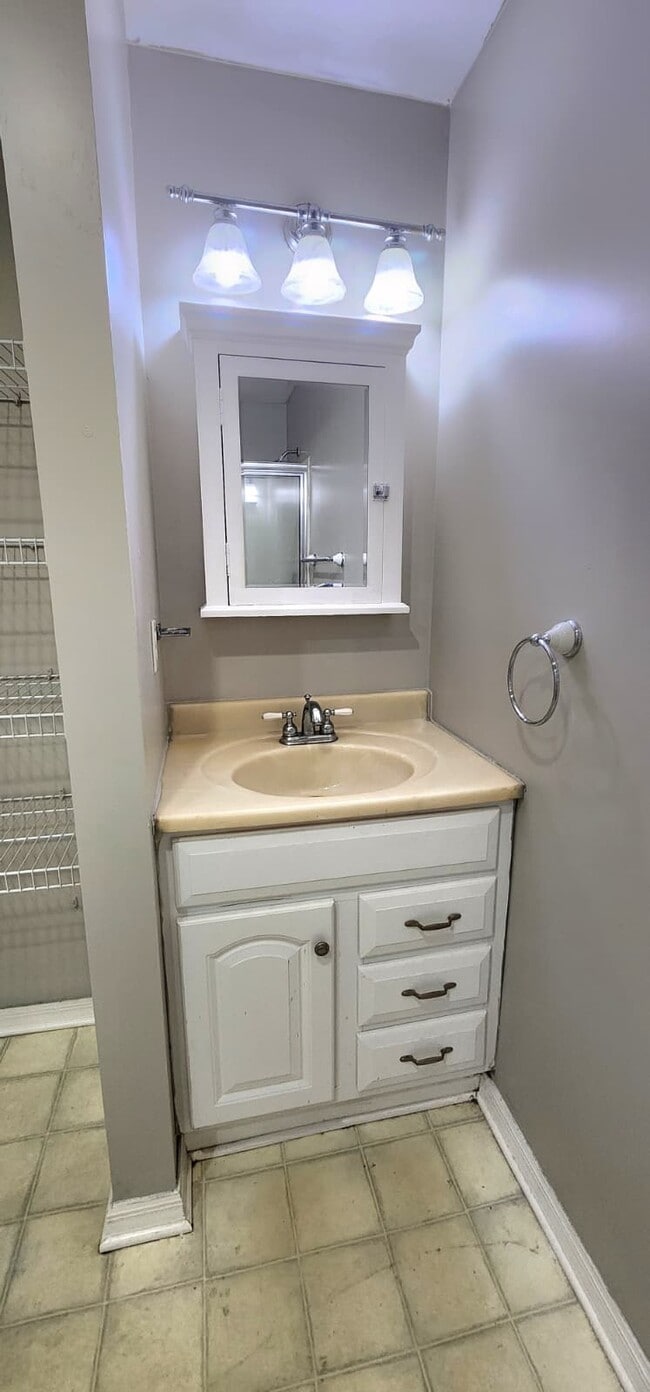 Building Photo - 816 SW 9th St