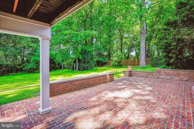 Building Photo - 7804 Lonesome Pine Ln