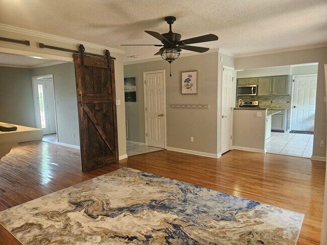 Building Photo - Knoxville 37934 - 4 bedroom, 2.5 bath - call Karen Robertson 865-454-7626