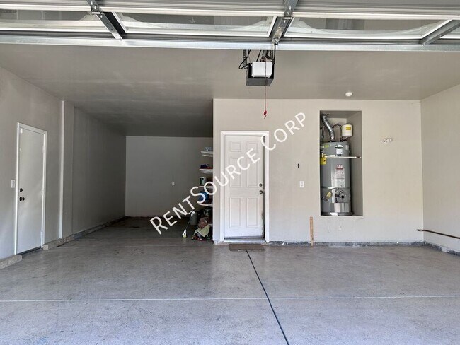 Building Photo - 28479 Falcon Crest Dr