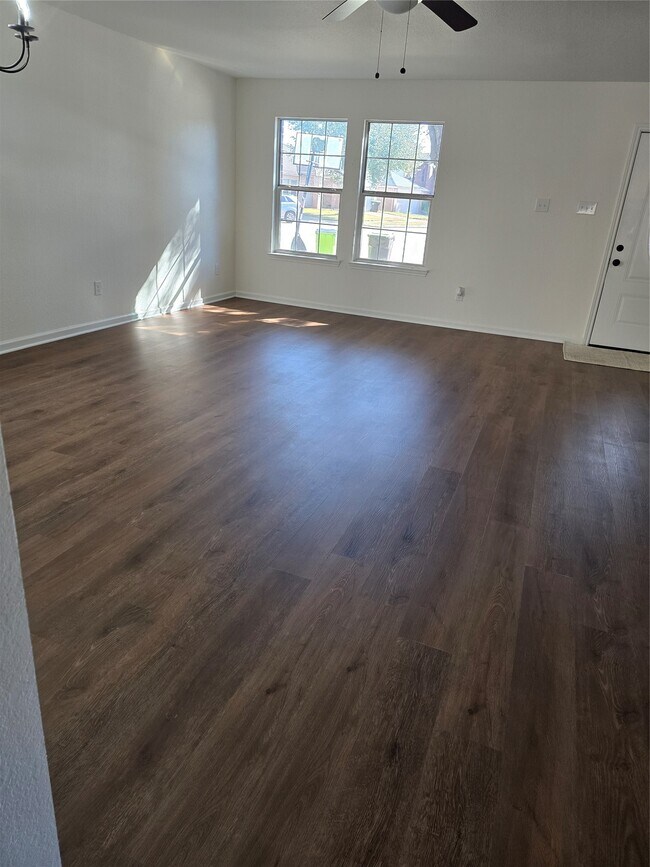 Building Photo - 3506 Lanesborough Dr