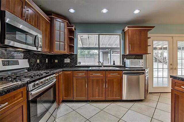 Building Photo - 7801 Coldstream Dr