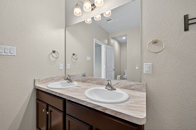 Building Photo - 6023 Briarstone Bay Dr