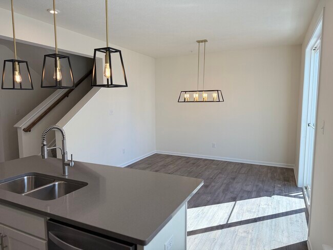 Building Photo - Harmony