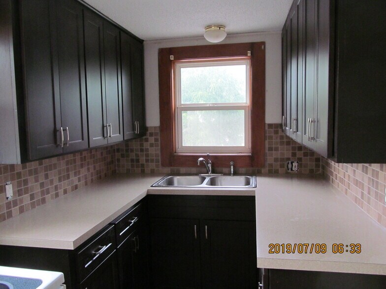 Building Photo - 1015 Oak St