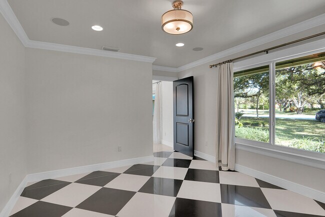 Building Photo - 8631 Steeplechase Dr