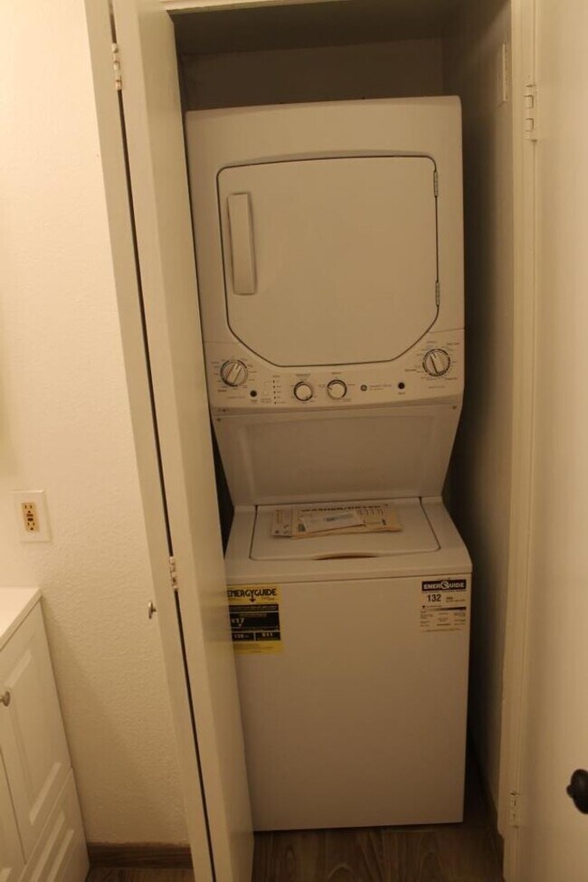 Building Photo - Downstairs Condo in the Shadowridge Aspens Community!~ Shadowridge