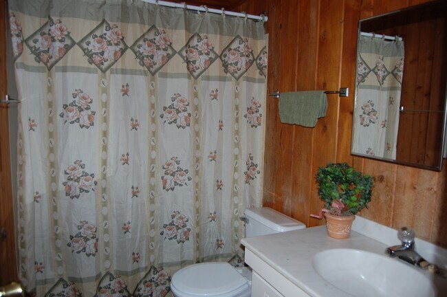 Building Photo - 109 Forest Lake Ln