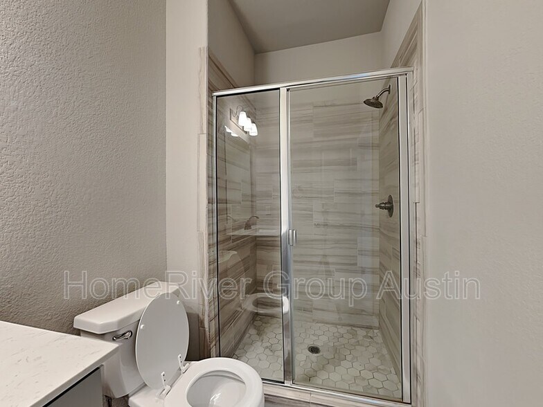 Building Photo - 405 Bright Star Ln