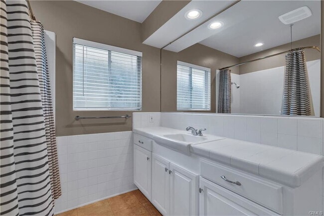 Building Photo - 43 Coronel Plaza