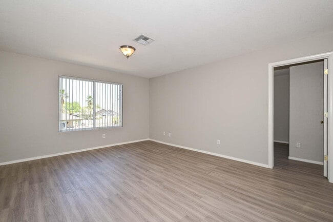 Building Photo - 223 S 119th Dr