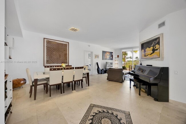 Building Photo - 888 Brickell Key Dr