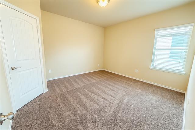 Building Photo - 15841 Oak Pointe Dr