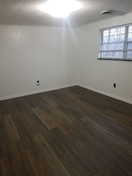 Building Photo - 190 Marchand Dr