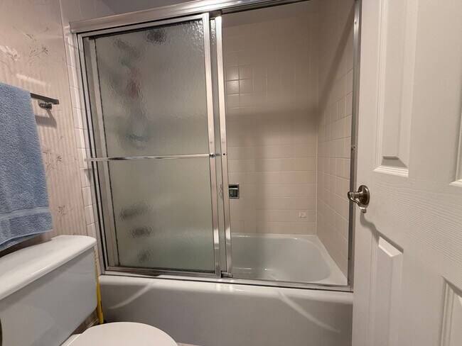 Building Photo - Fully Furnished 2-bedroom, 2-bath residence located in Oceans Five