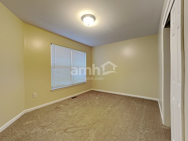 Building Photo - 8518 Woodcreek Dr