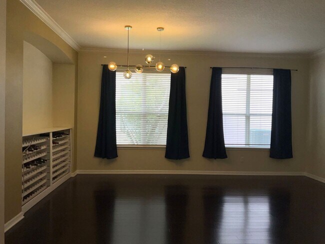 Building Photo - Single family home with 3 bedrooms, 2.5 ba...