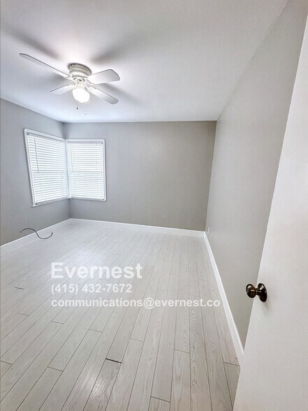 Building Photo - 924 Allerton St