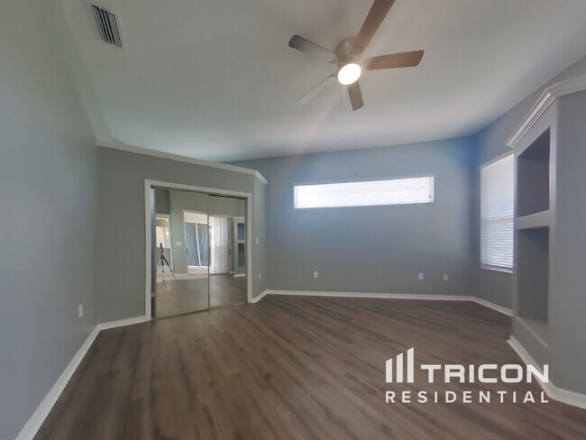 Building Photo - 10259 Silverado Cir