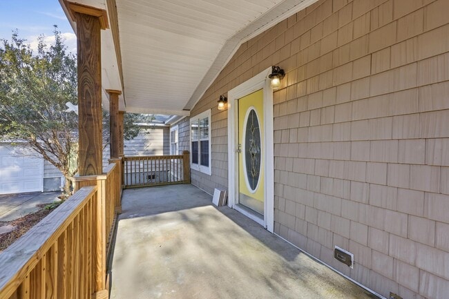 Building Photo - 3469 Cypress Dr