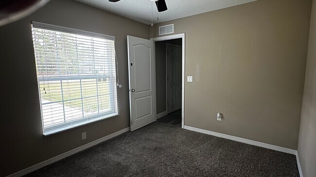 Building Photo - 9210 N Travis Dr