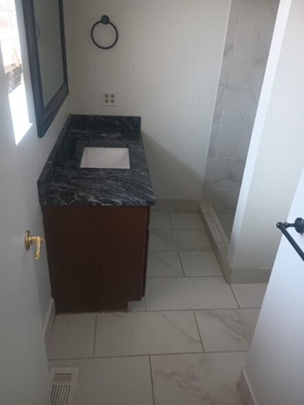 Building Photo - 5782 S 3500 W