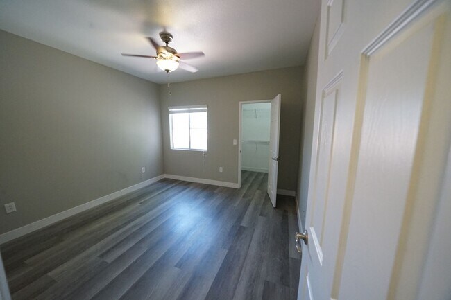 Building Photo - SHOWINGS AVAILABLE NOW
