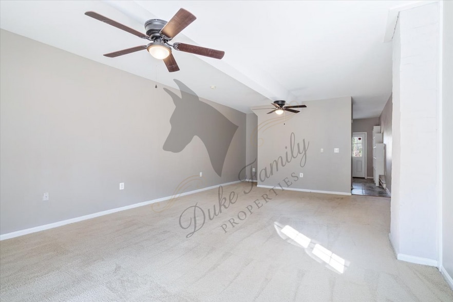 Building Photo - 608 N Queen St