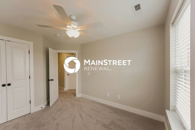 Building Photo - 3 Bedroom Pet-Friendly Home in Gallatin, TN with Main Street Renewal