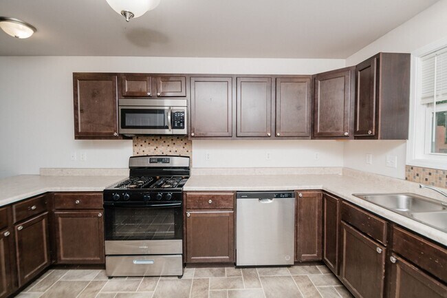 Building Photo - 397 Plymouth Rd