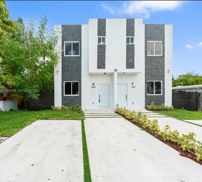 Building Photo - 2145 NW 4th St