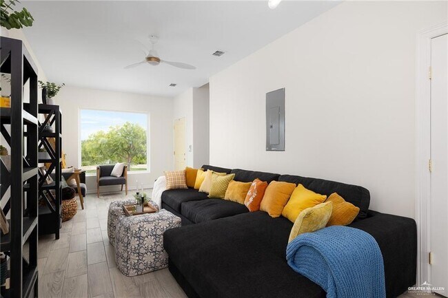 Building Photo - 38 Bass Ave