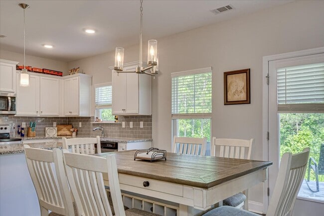 Building Photo - 108 Adelle Ct