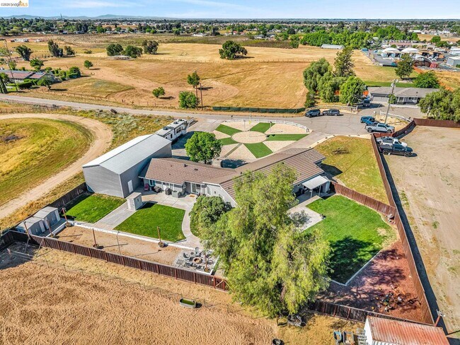 Building Photo - 59 Old Stagecoach Rd