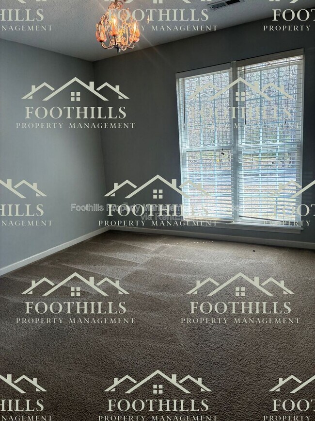 Building Photo - 115 Crosscreek Dr