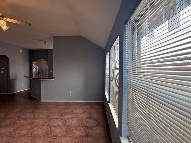 Building Photo - Room to Roam in Atascocita Park!