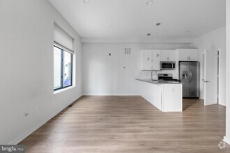 Building Photo - 362 Monastery Ave