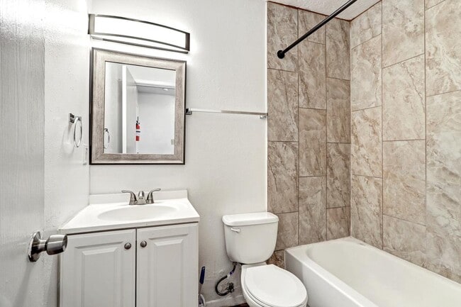 Building Photo - 195 Monte Alto Pl NE