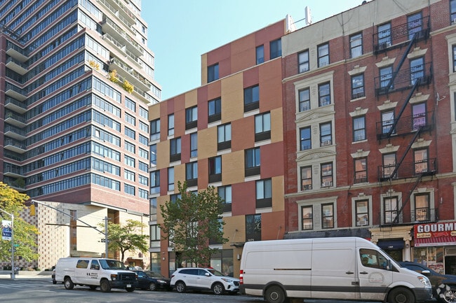 Building Photo - 1473  5th Avenue