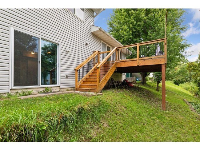 Building Photo - 211 Alva St