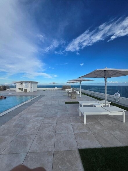 Building Photo - 4020 Galt Ocean Dr