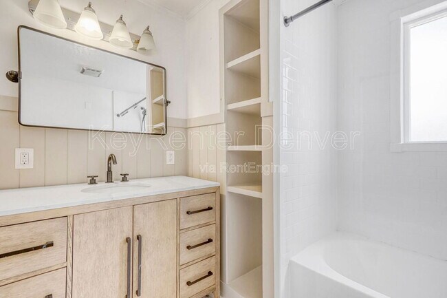 Building Photo - 4345 Gray St