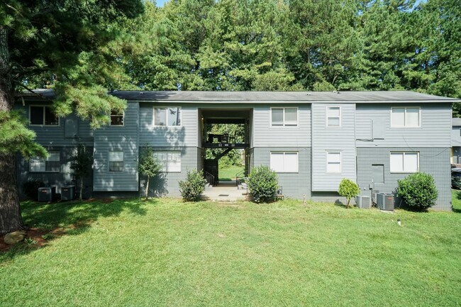 Building Photo - 203 Johnson St