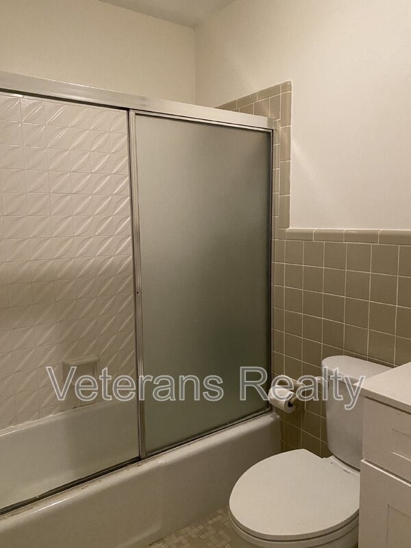 Building Photo - 2411 Sunkist Country Club Rd