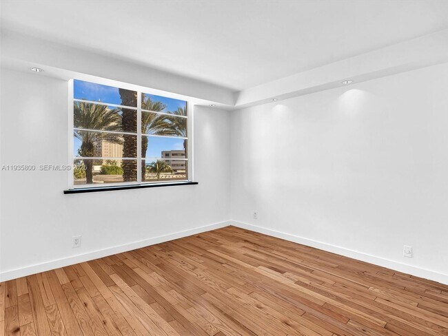 Building Photo - 6770 Indian Creek Dr