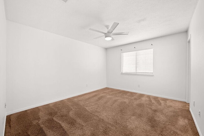 Building Photo - 6504 N Lagoon Dr