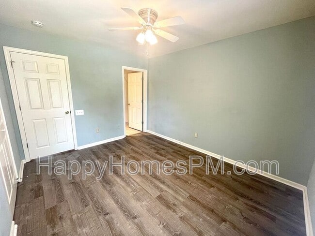 Building Photo - 3189 Queensgate Way